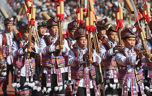 گۋاڭدۇڭ مەن گۋاڭشي تىزە قوسىپ، سىبىزعى اۋەنى اۋەلەدى