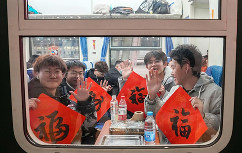 ساپارعا شىعىپ، اۋىلعا قايتتى