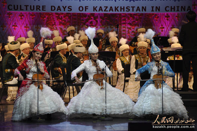 قازاق قوبىزى哈萨克民族乐器: 库布孜