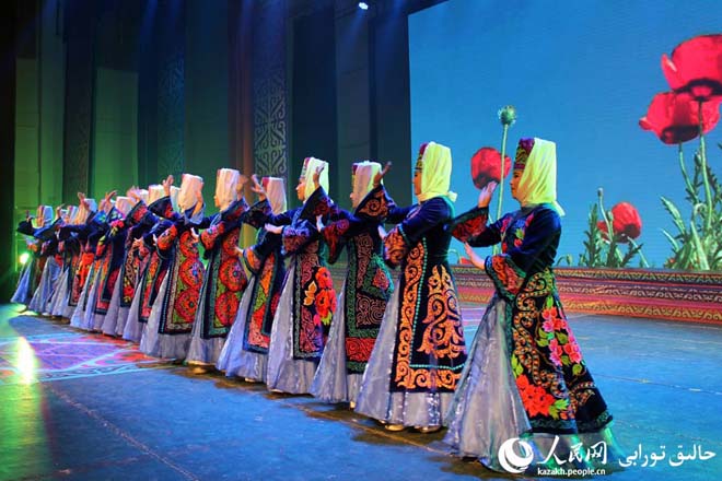 纳吾热孜在哈萨克语里，汉语意为：辞旧迎新、元旦日，也可以借宿为新年的第一天